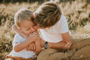 photographe chambery grenoble seance photo famille a la maison little one atelier eugenie hennebicq photographe bebe_0014