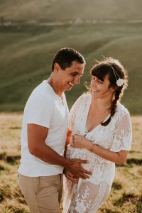 photographe grossesse grenoble chambery femme enceinte coucher soleil champs ble photo maternite_0003