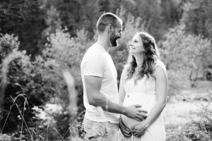 photographe grossesse grenoble chambery femme enceinte coucher soleil champs ble photo maternite_0009