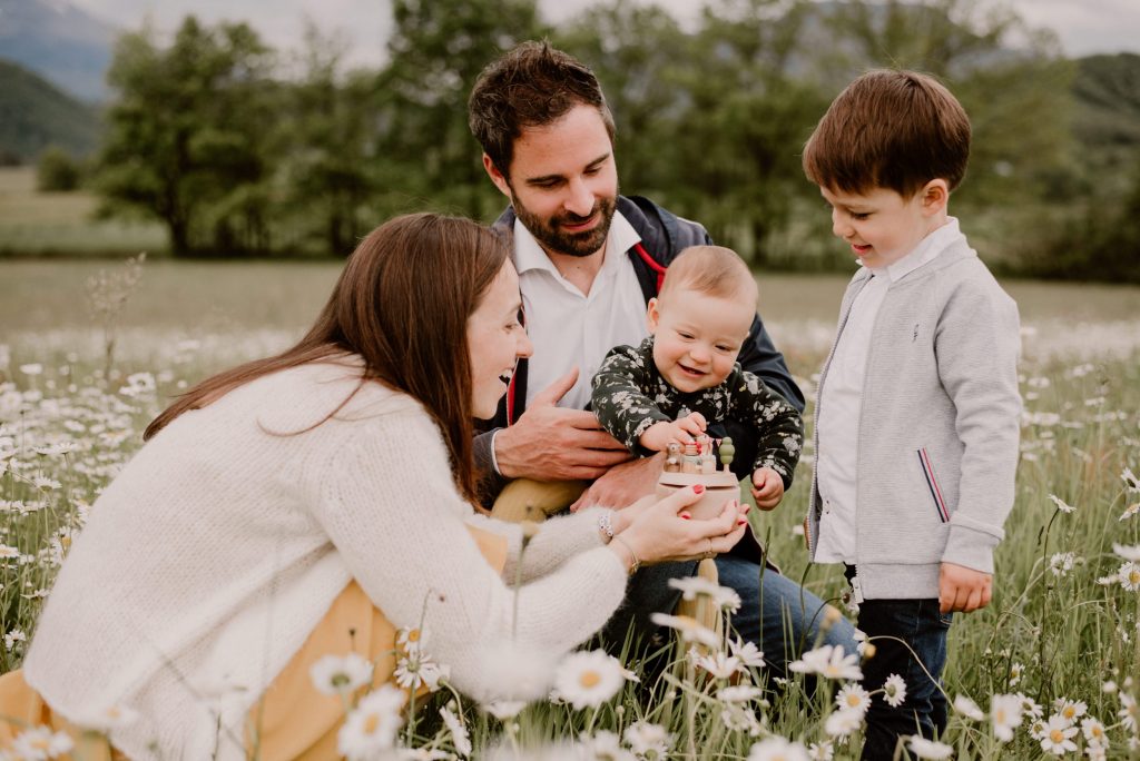 photographe famille grenoble chambery lifestyle little one atelier bebe maternite seance photo lyon - 002