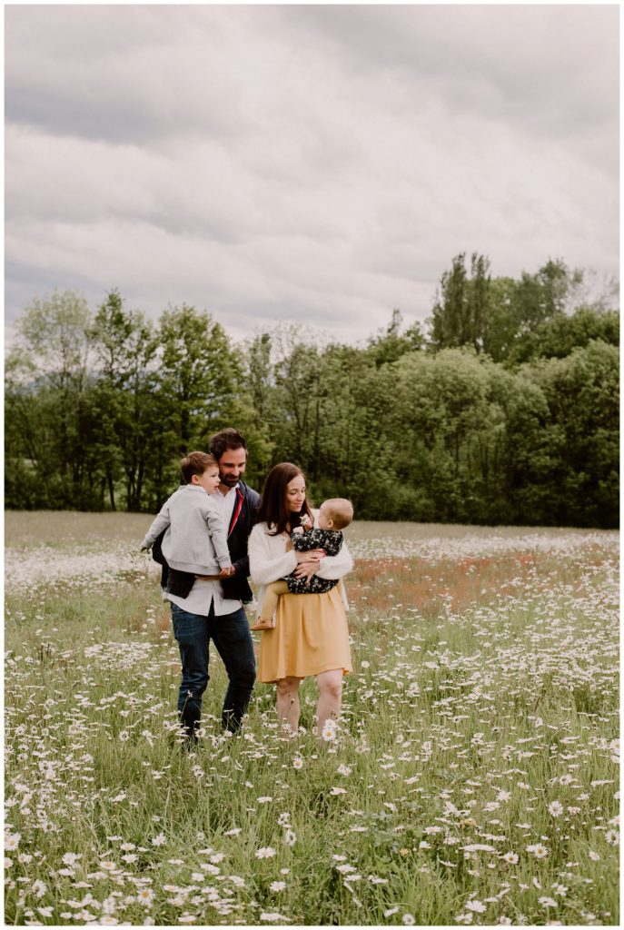 photographe famille grenoble chambery lifestyle little one atelier bebe maternite seance photo lyon - 006