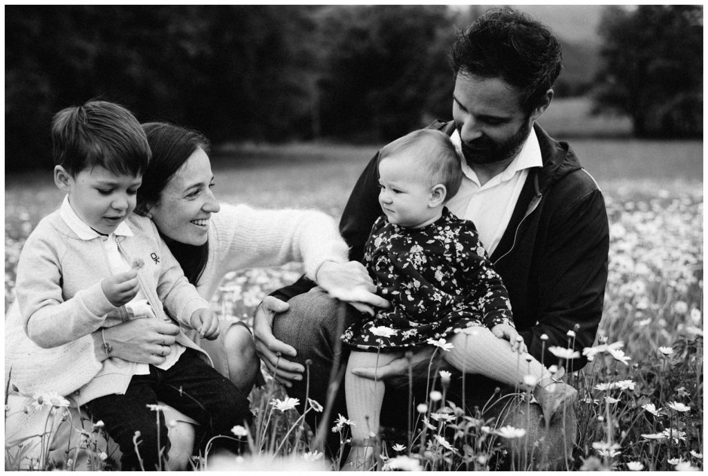 photographe famille grenoble chambery lifestyle little one atelier bebe maternite seance photo lyon - 007