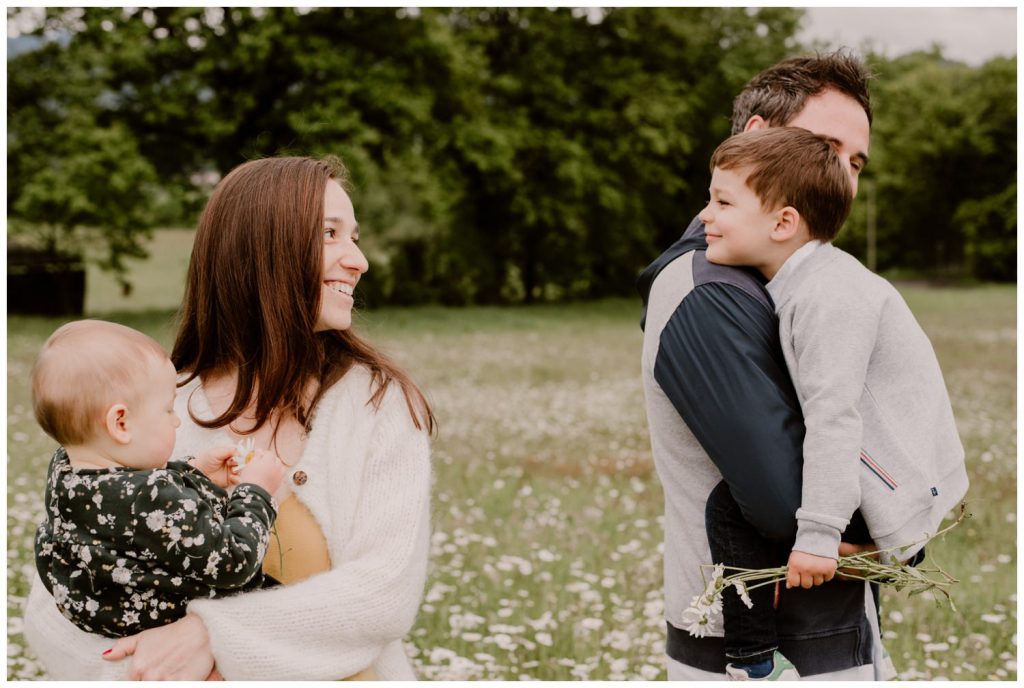 photographe famille grenoble chambery lifestyle little one atelier bebe maternite seance photo lyon - 018