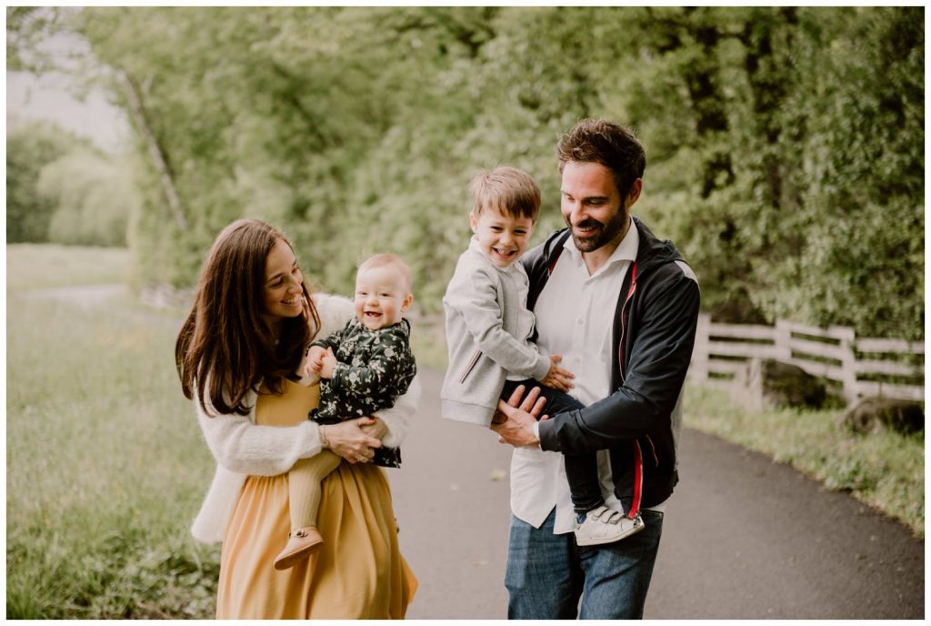 photographe famille grenoble chambery lifestyle little one atelier bebe maternite seance photo lyon - 026