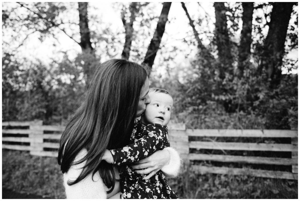 photographe famille grenoble chambery lifestyle little one atelier bebe maternite seance photo lyon - 029