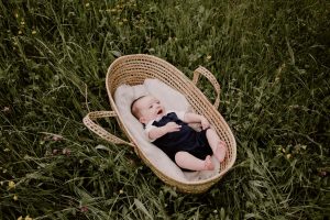 photographe-famille-chambery-grenoble-lifestyle-naturel-little-boheme-folk-seance-photo-montagne-bebe-enfant_0002