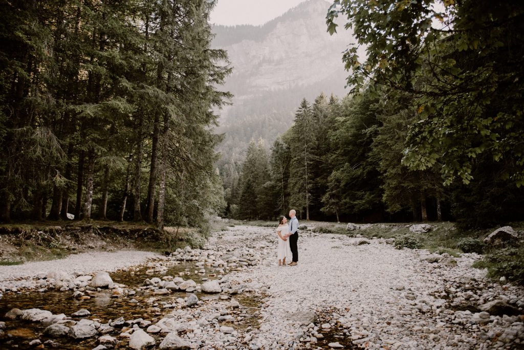 seance photo grossesse grenoble chambery photographe bebe femme enceinte chartreuse montagne folk naturel_0001