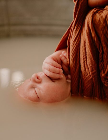 bain bebe chartreuse voiron grenoble photo photographe bain fleuri bebe moirans saint laurent du pont35