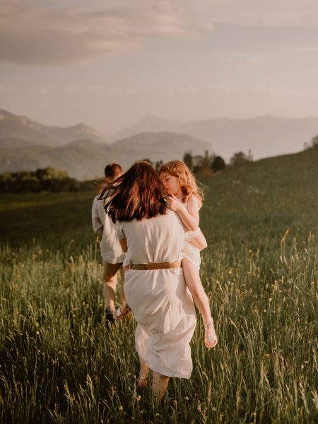 photographe famille enfant chartreuse grenoble voiron isere exterieur nature golden hour25