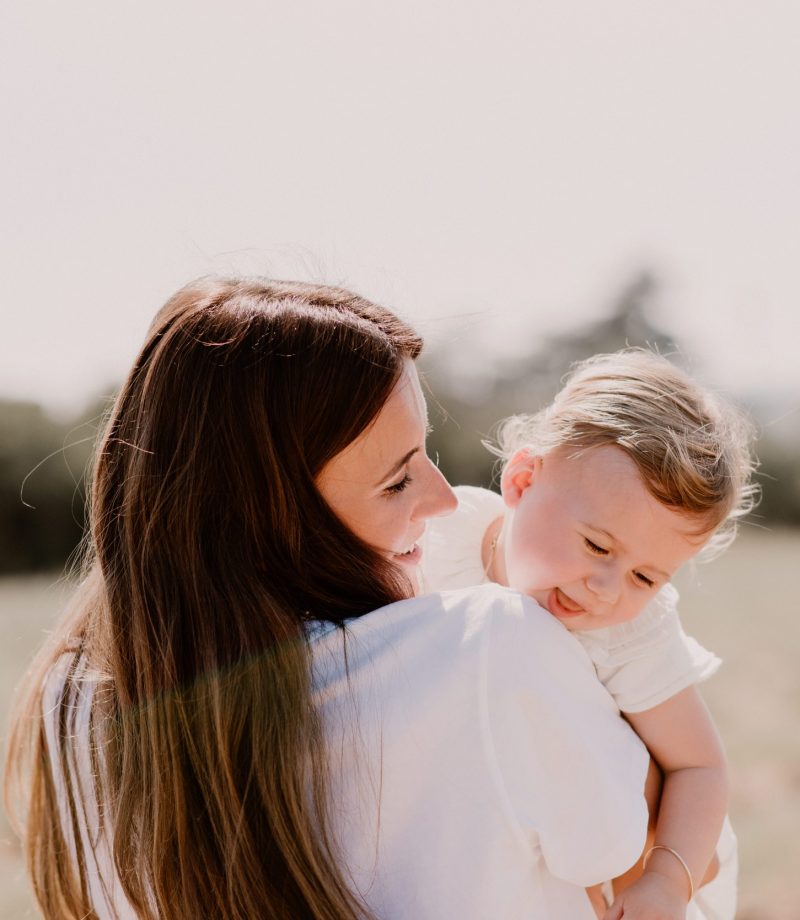 photographe-grenoble-chambery-bapteme-reportage-photo-famille-naturel-tente-nomade-bapteme-boheme-little-one-atelier-eugenie-hennebicq_0028