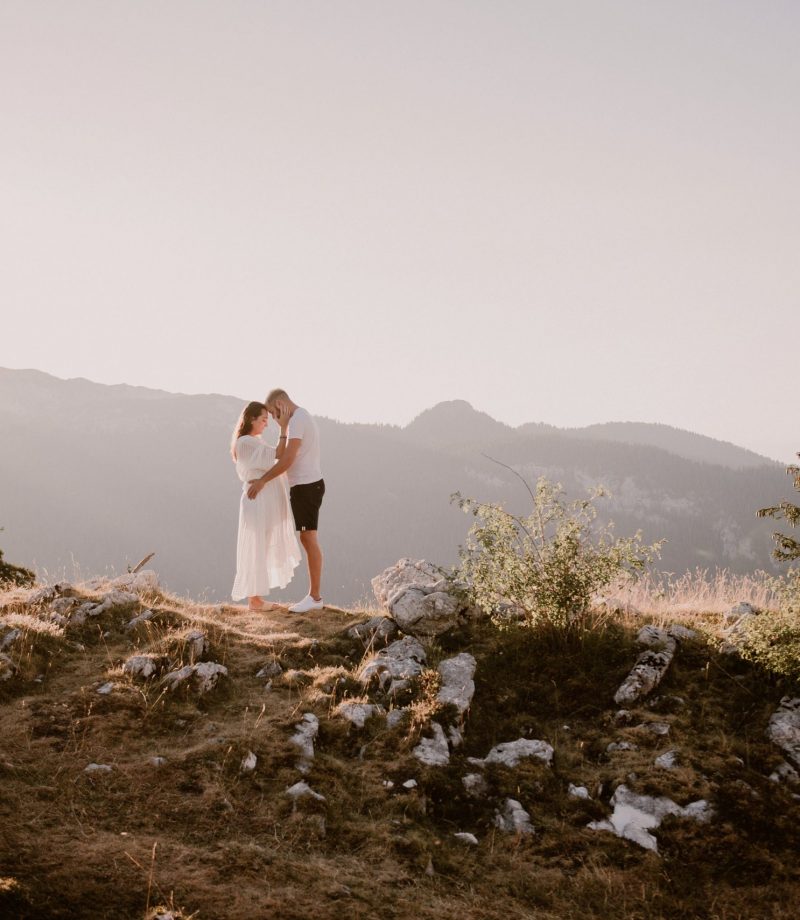 seance-photo-grossesse-femme-enceinte-grenoble-chambery-voiron-chartreuse-littleone-atelier-photographe-famille-montagne-lifestyle-bebe_0020-1